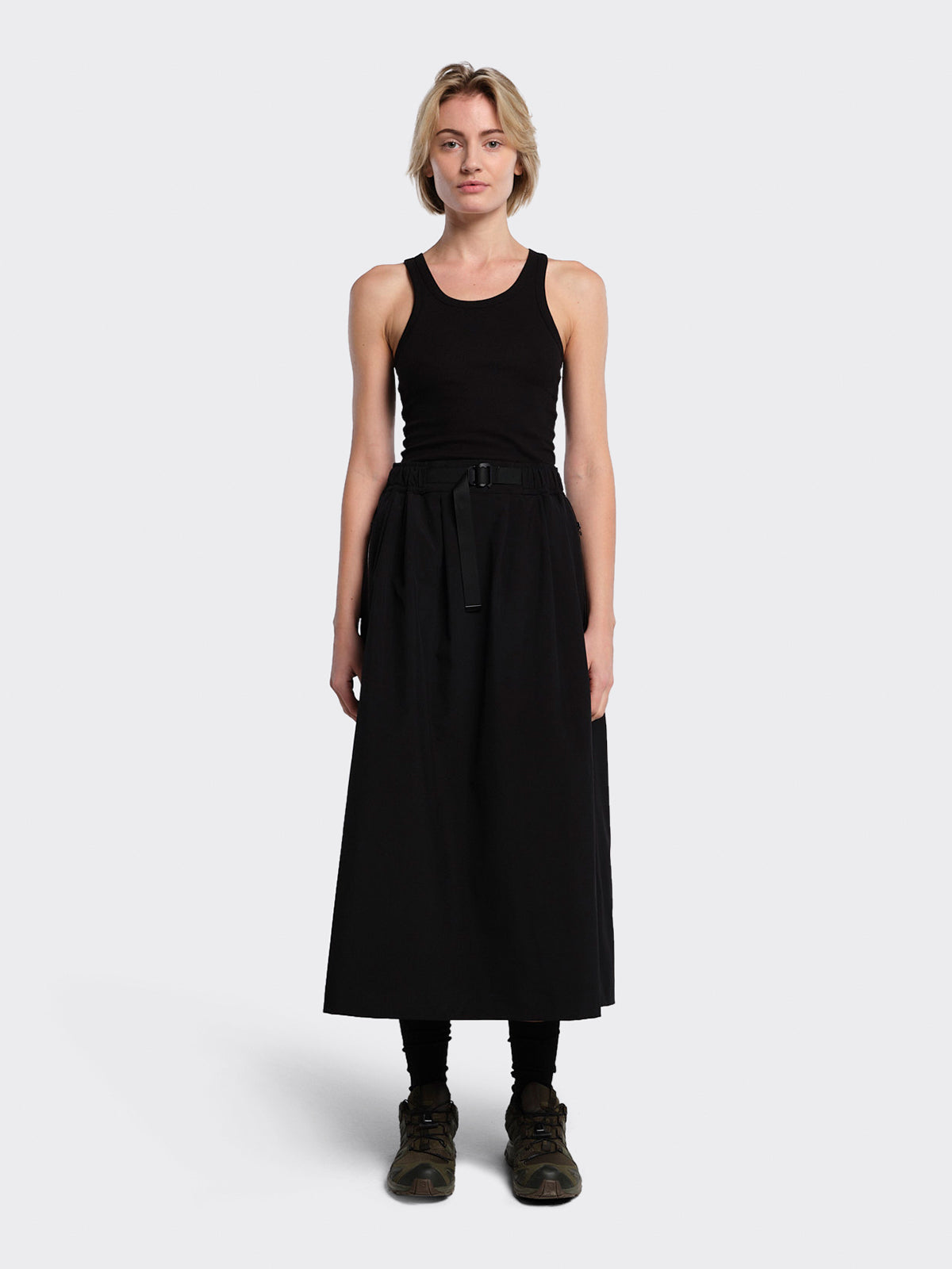 Woman wearing Hildre skirt from Blæst in Black