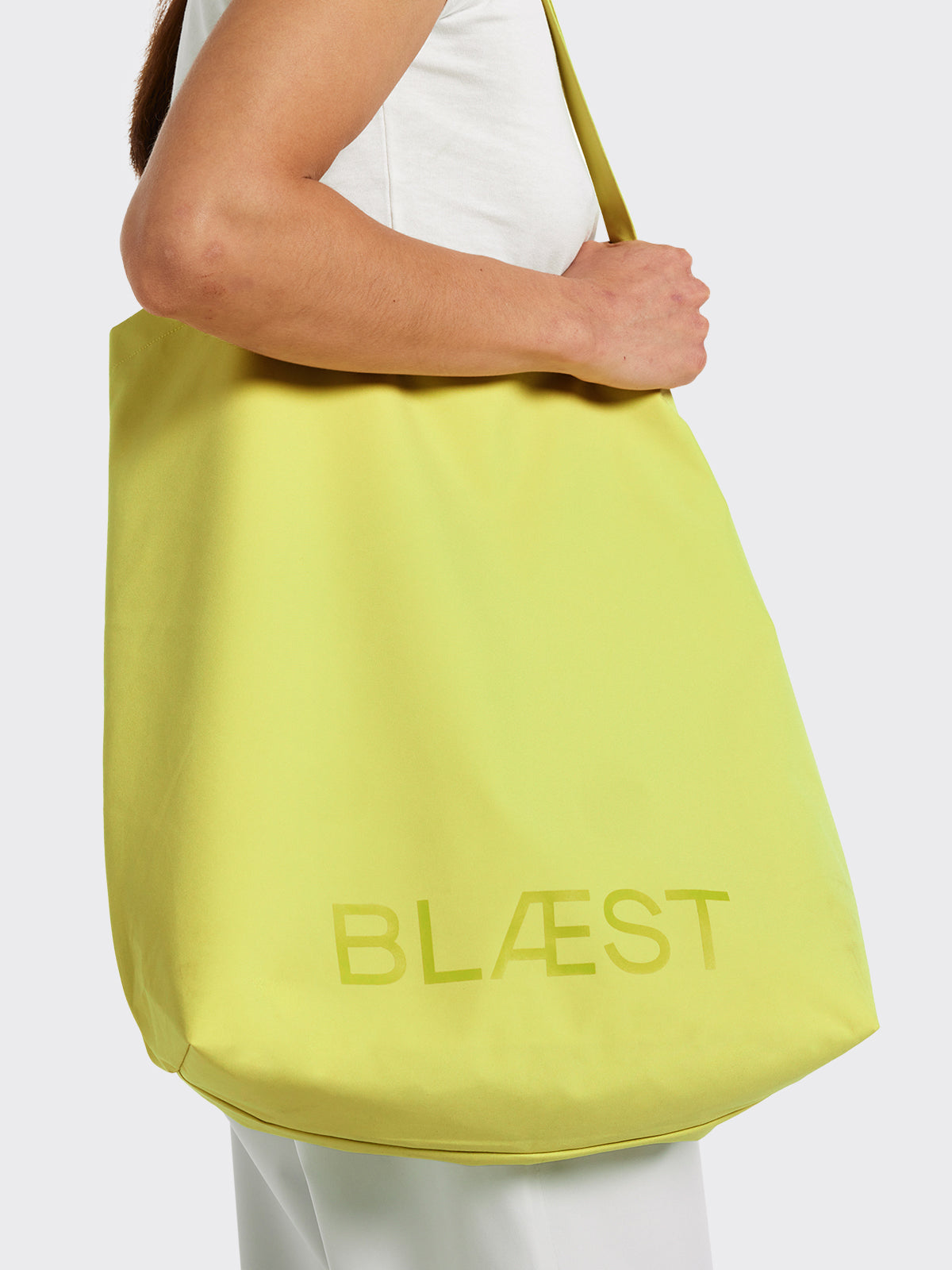 Moa tote bag in Muted Lime by Blæst