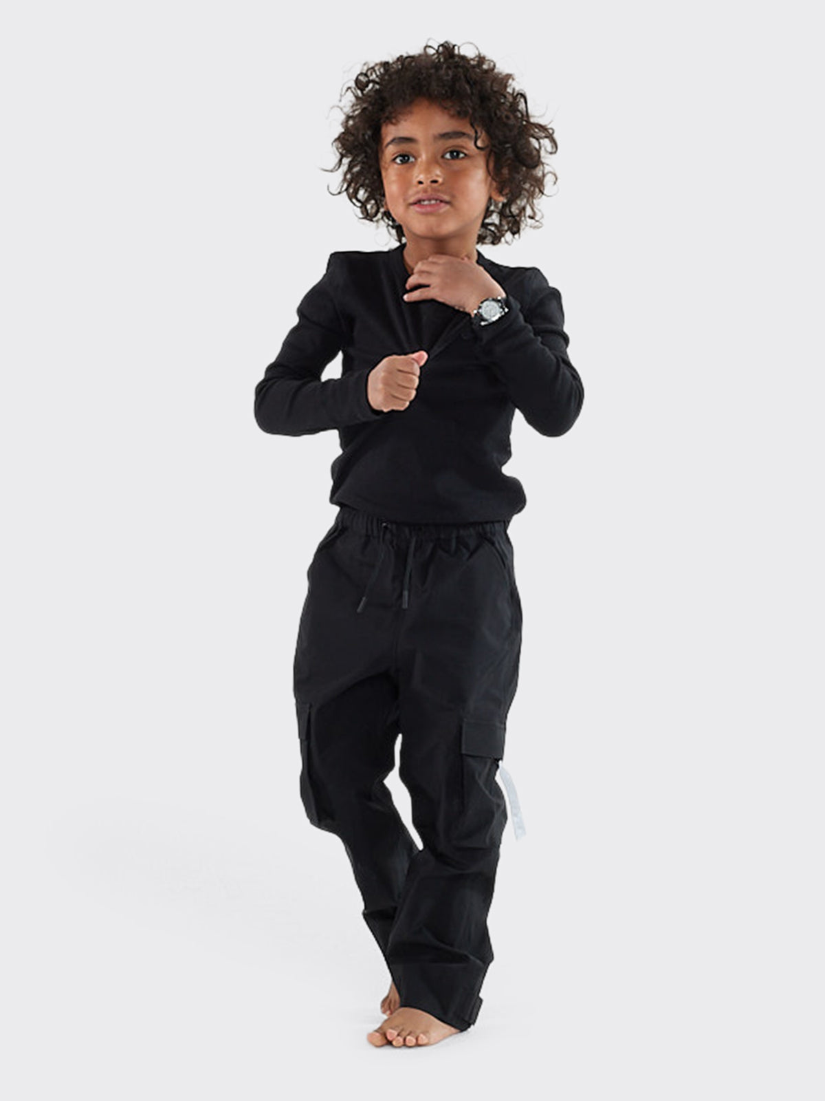 Kid wearing Giske mini from Blæst in Black