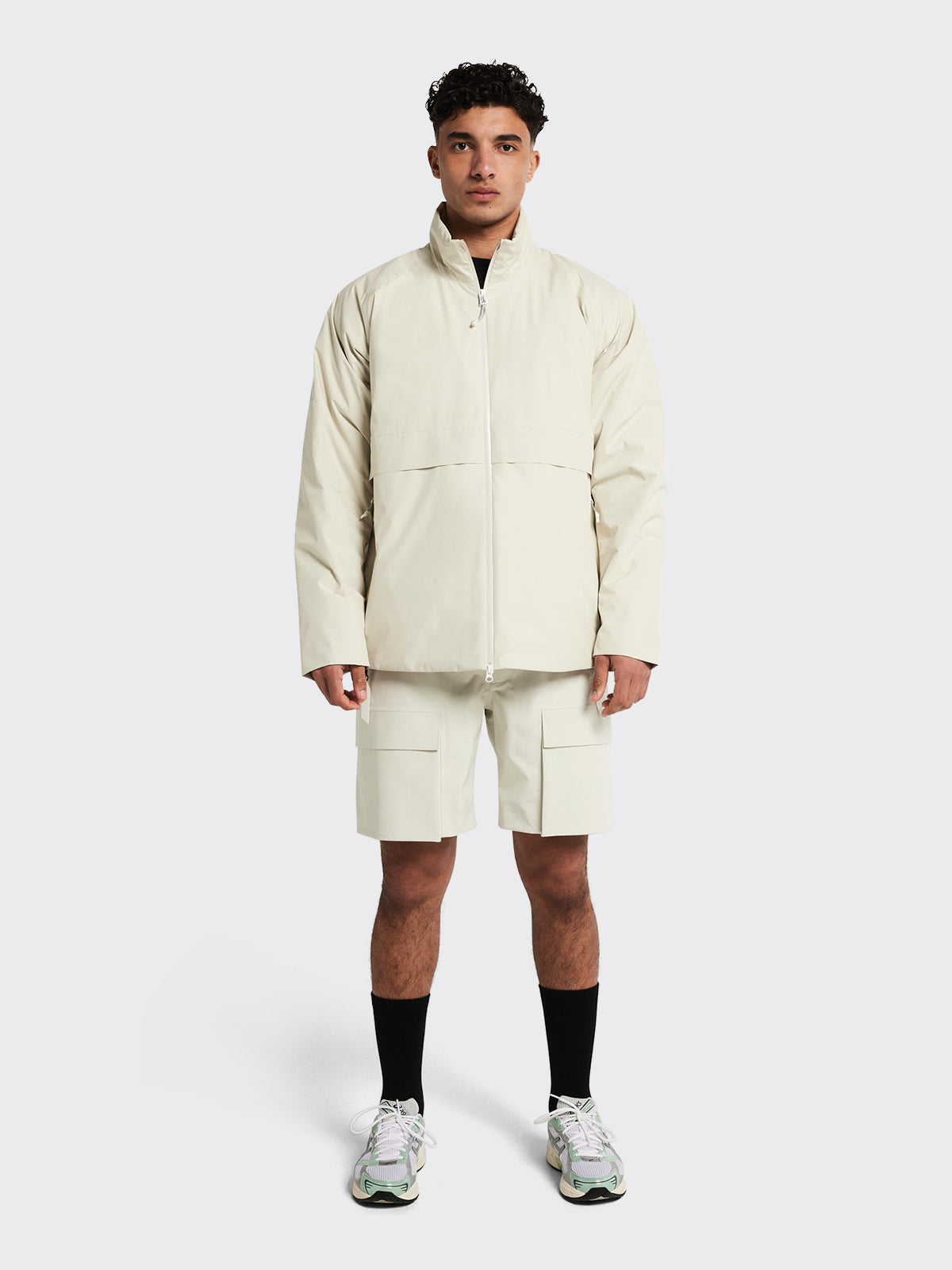 Man wearing Flø RS jacket from Blæst in the color Birch